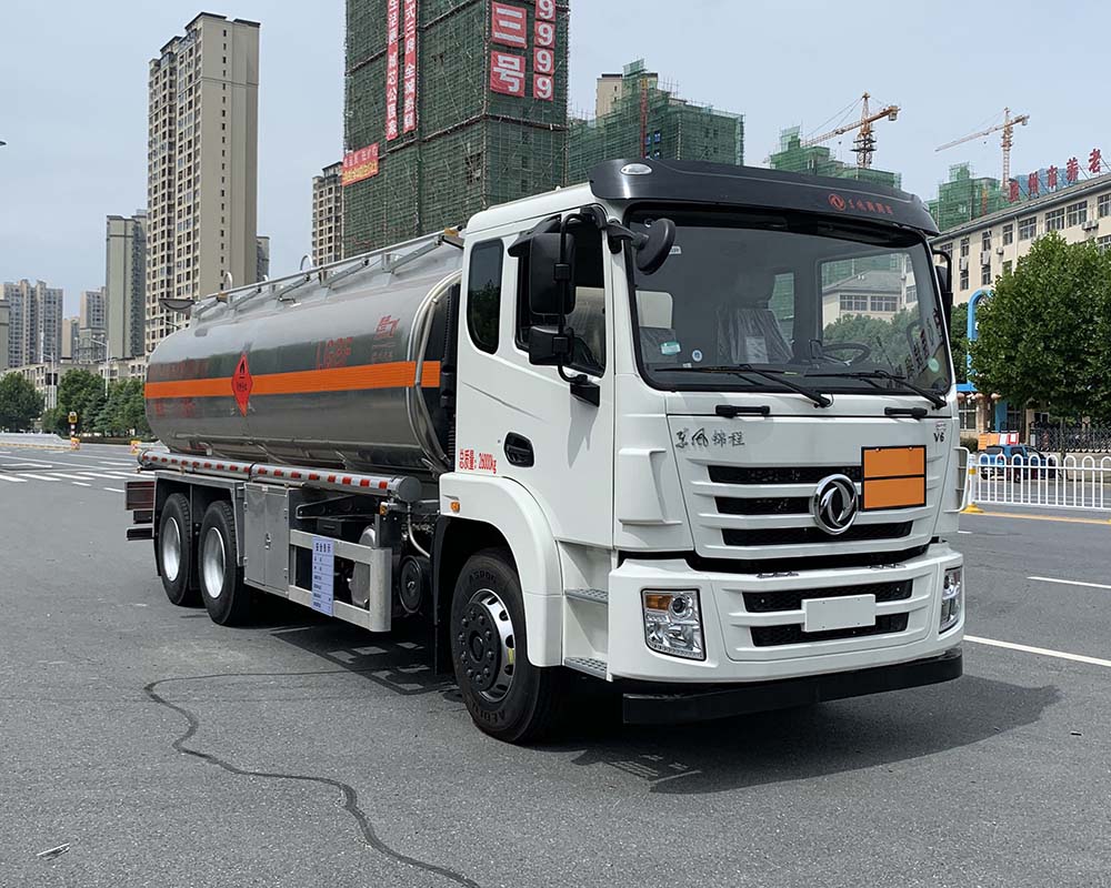 楚飞牌CLQ5262GYY6EA铝合金运油车