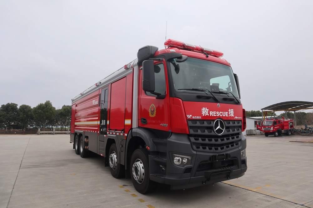 雷沃协力牌LWX5370GXFPM180泡沫消防车