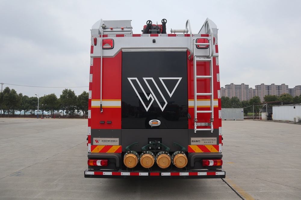 雷沃协力牌LWX5370GXFPM180泡沫消防车公告图片