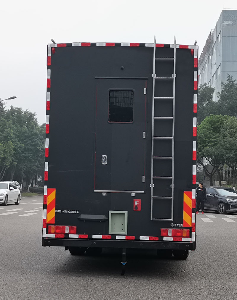 宿营车图片