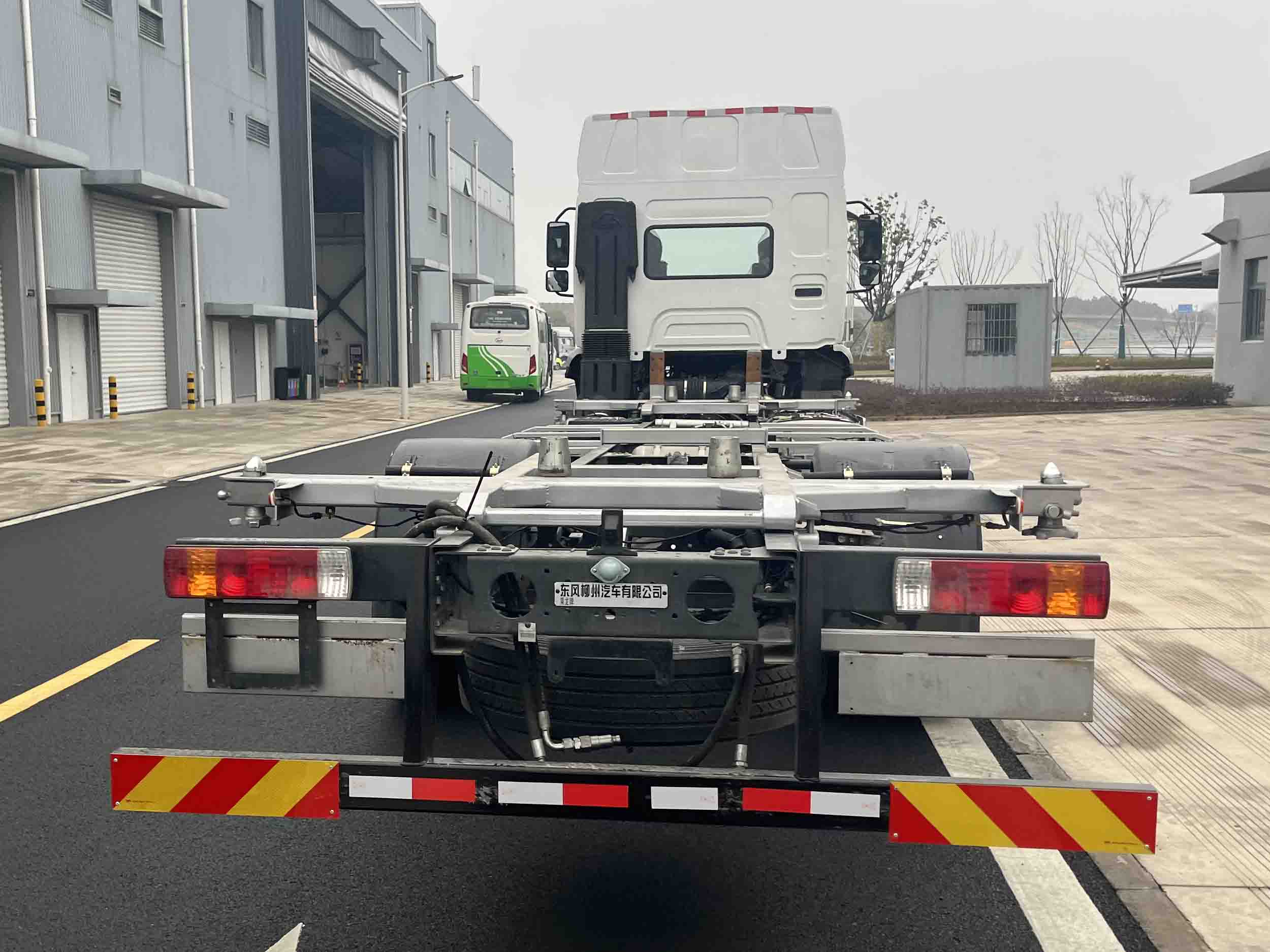 乘龙牌LZ5180ZKXH5AC1车厢可卸式汽车公告图片