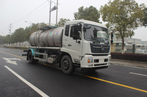 洒水车