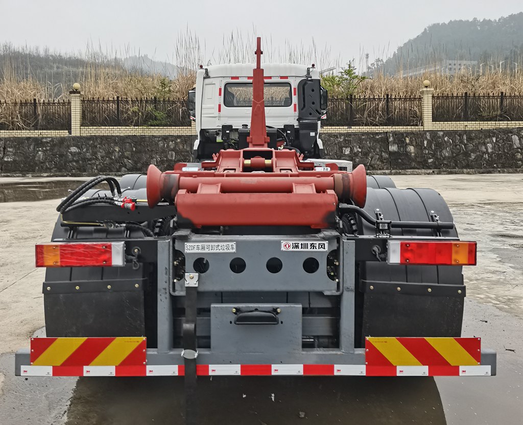 东风牌EQ5310ZXXNS6车厢可卸式垃圾车公告图片