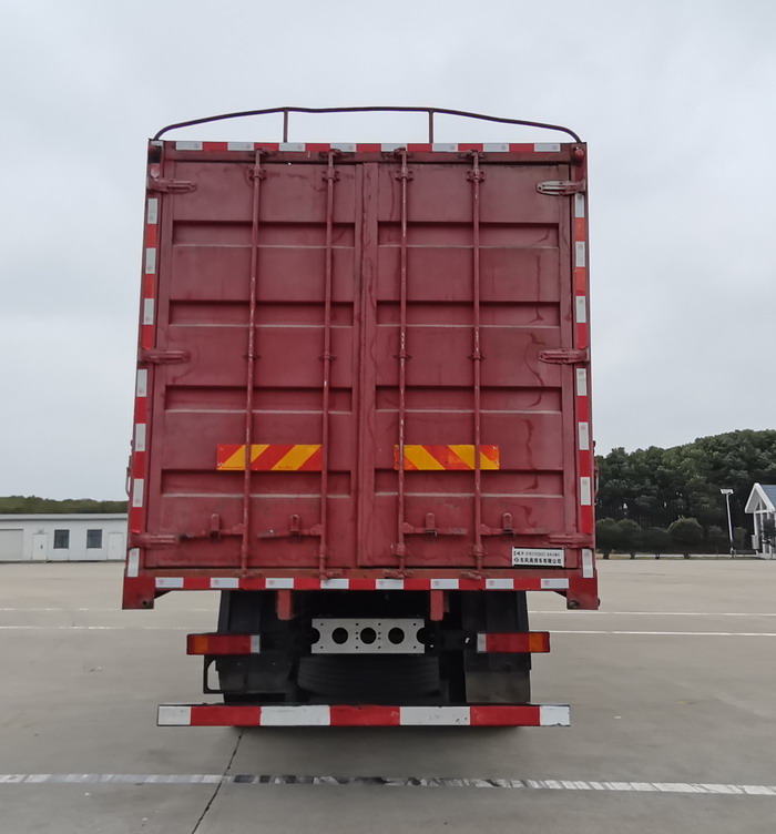 东风牌DFH5310CCQCX1畜禽运输车公告图片
