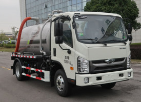 吸粪车