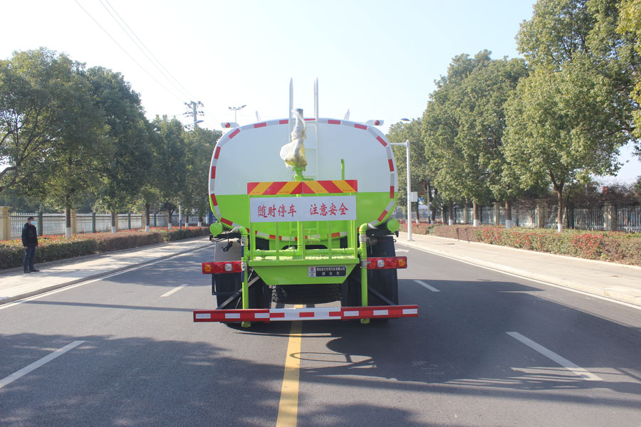 润知星牌SCS5181GSSSX6洒水车公告图片