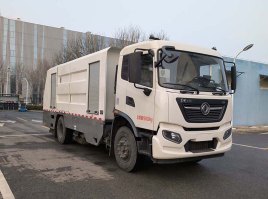 扫路车