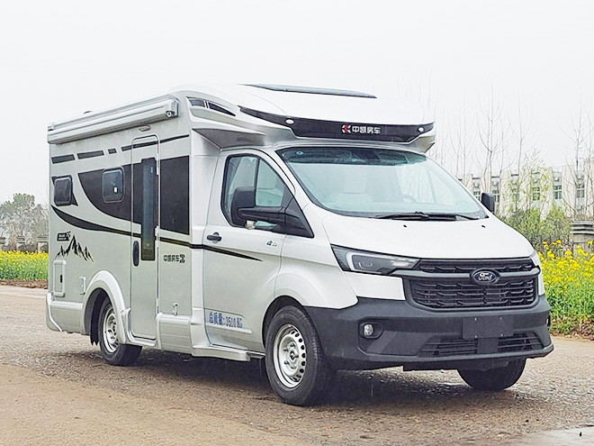 中星凯悦牌AAK5046XLJ6旅居车