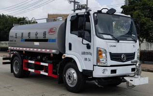 绿化喷洒车