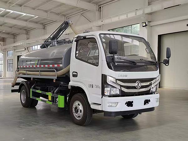 程力威牌CLW5070GXECDP吸粪车