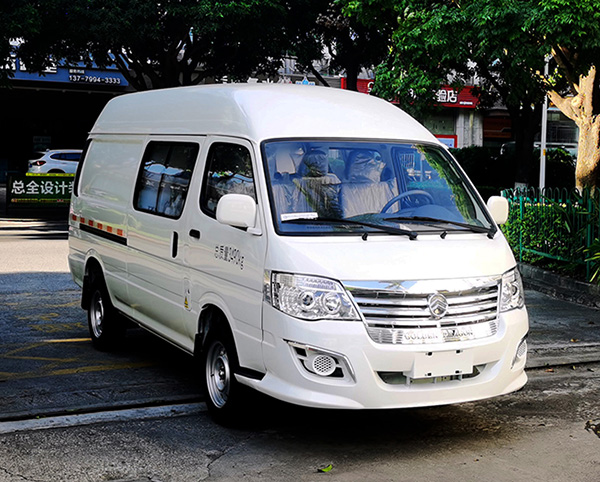 金旅牌XML5036XXYEVS0纯电动厢式运输车