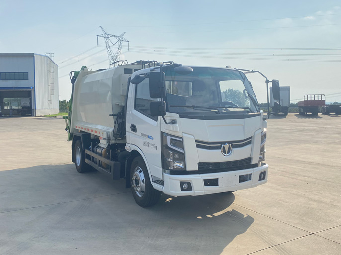 飞碟牌FD5120ZYSW17PHEV-1插电式混合动力压缩式垃圾车公告图片