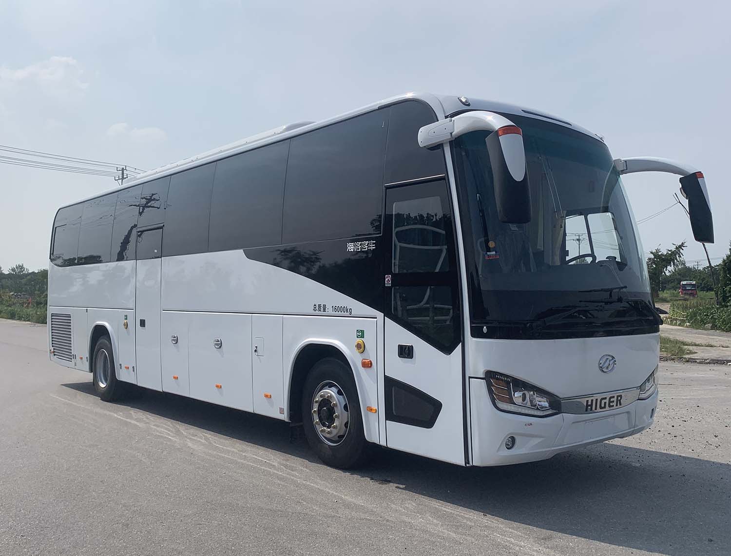 YMZ5161XYLKLQ6型医疗车图片