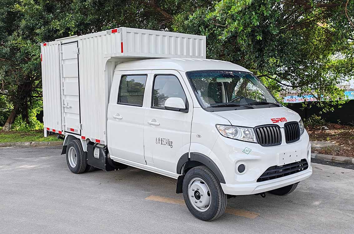 鑫源牌JKC5031XXYS6X2CNG厢式运输车