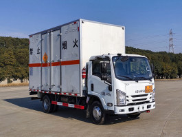 爆破器材运输车