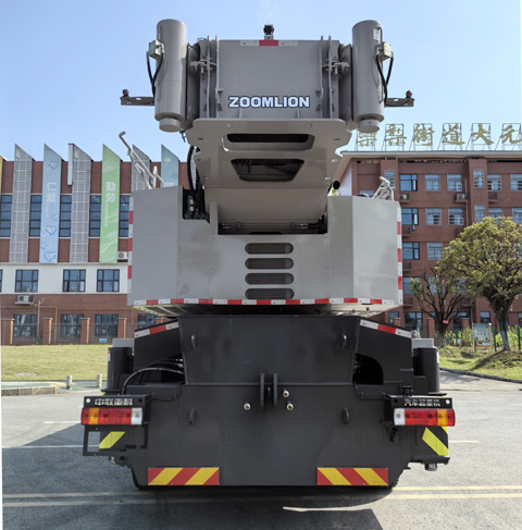 中联牌ZLJ5600JQZ200V汽车起重机公告图片