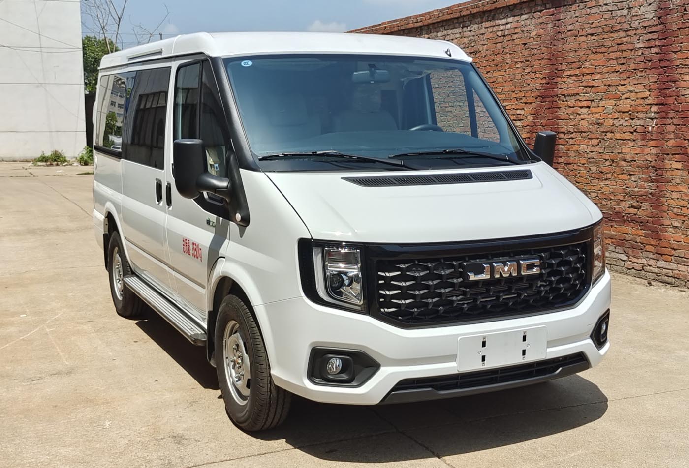 程力威牌CLW5042TSYBFC宿营车