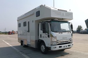 旅居车