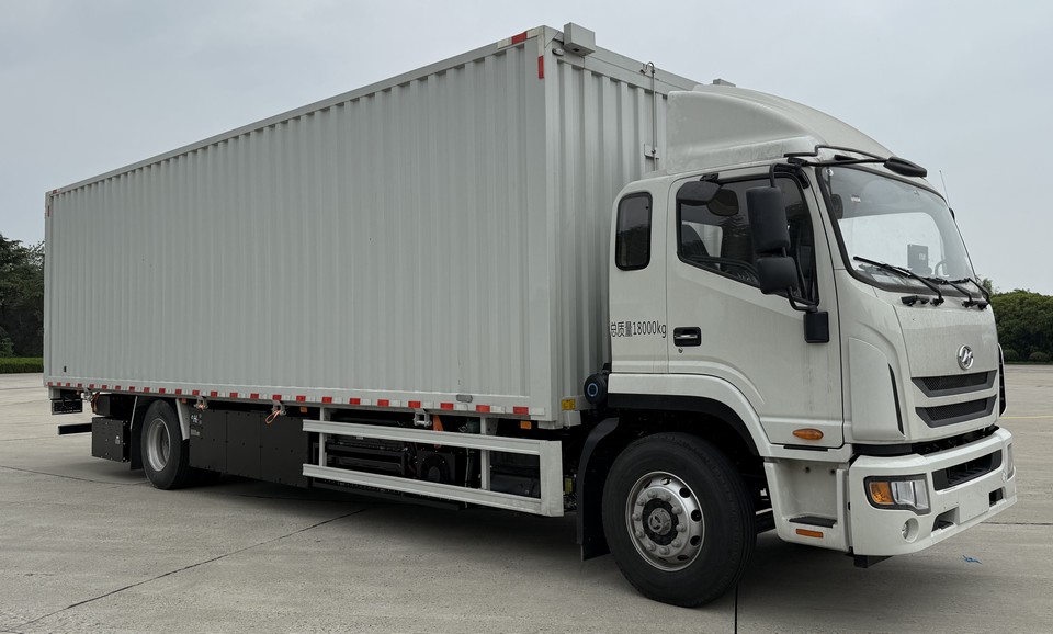 KLQ5180XYKFCEV2型燃料电池翼开启厢式货车图片
