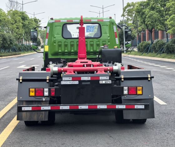 福田牌BJ5124ZXXEV-H1纯电动车厢可卸式垃圾车公告图片
