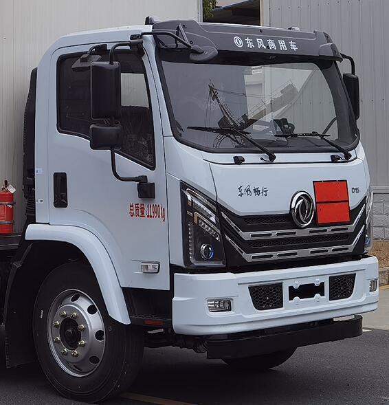 东风牌DFV5121XZW6D杂项危险物品厢式运输车公告图片