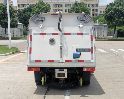 耶律洁牌SWT5030TSLBEV纯电动扫路车公告图片