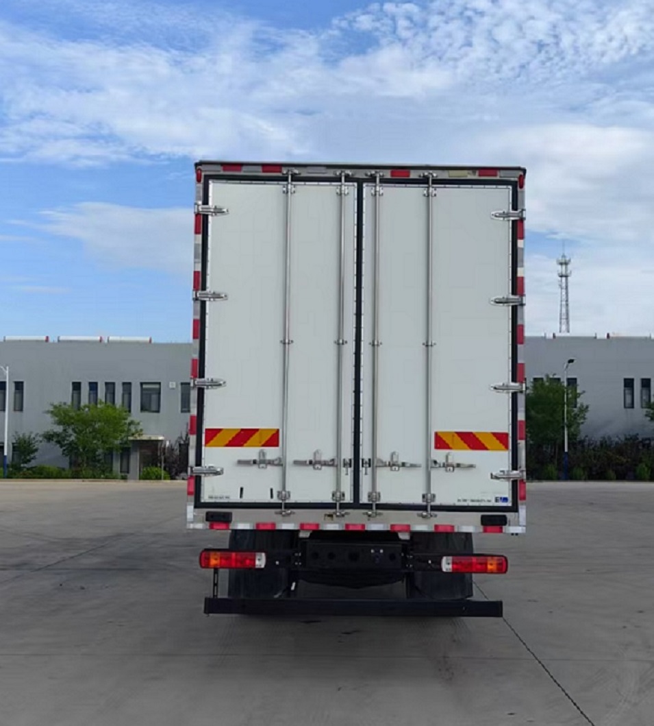 福田牌BJ5186XLCEVL纯电动冷藏车公告图片
