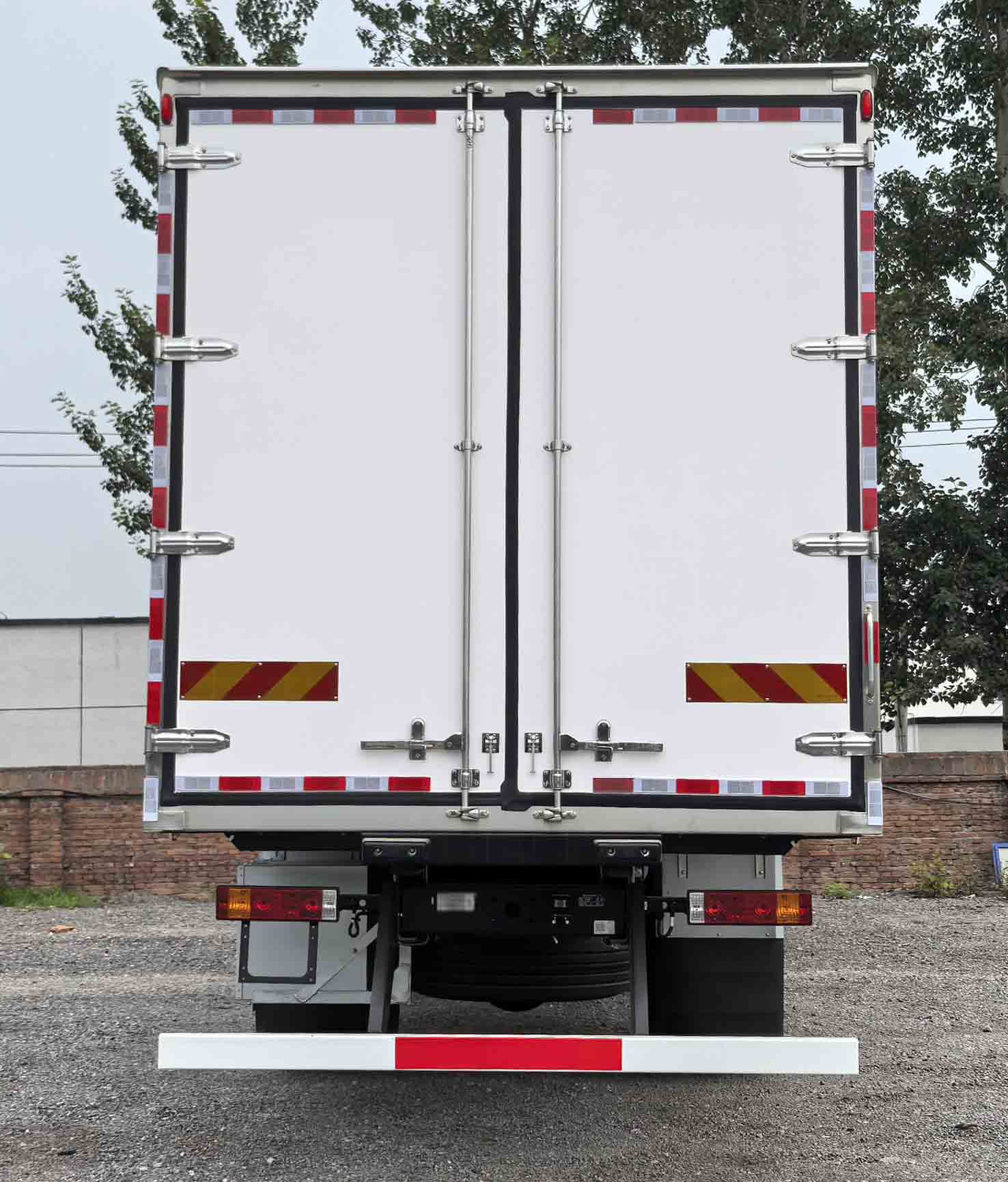 陕汽牌SX5189XLCLA721Q4-V冷藏车公告图片