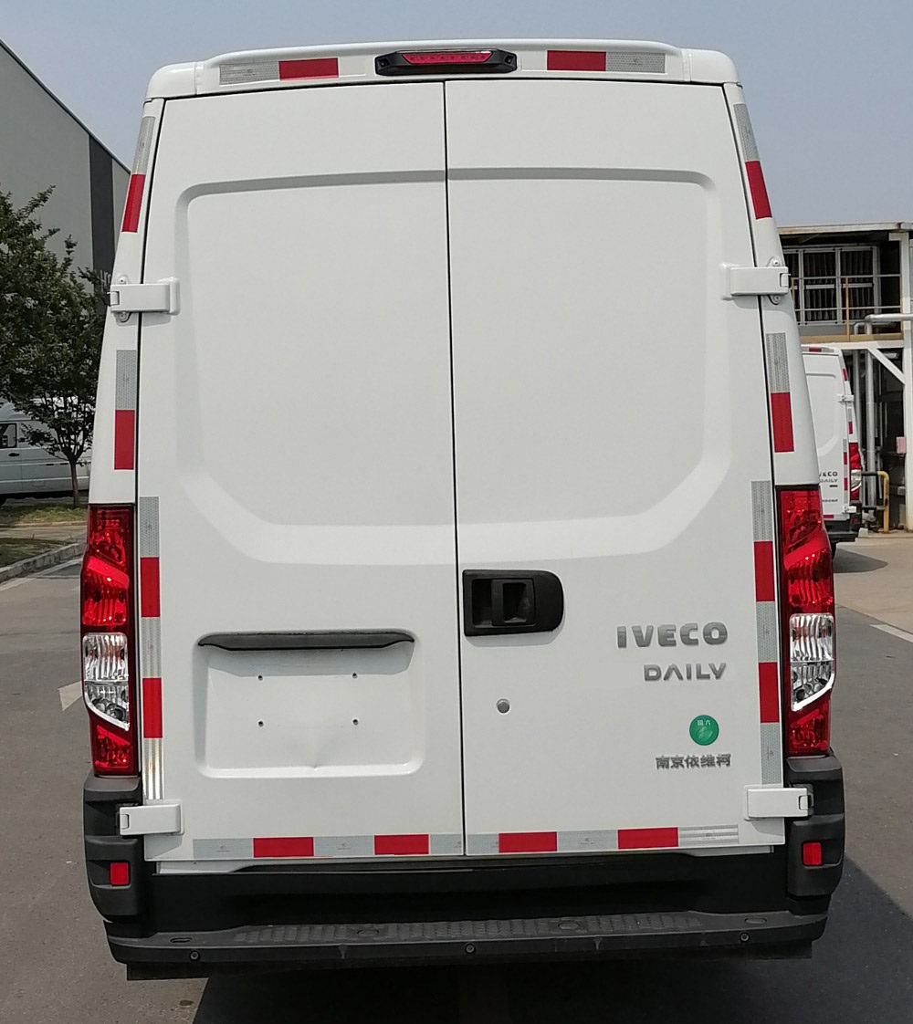依维柯牌NJ5046XXYEFC厢式货车公告图片