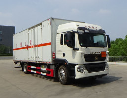 爆破器材运输车