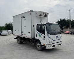 解放牌CA5040XLCP40L4BEVA84纯电动冷藏车