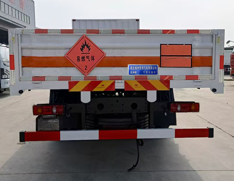 圣洲牌LVZ5183TQPDFV6气瓶运输车公告图片