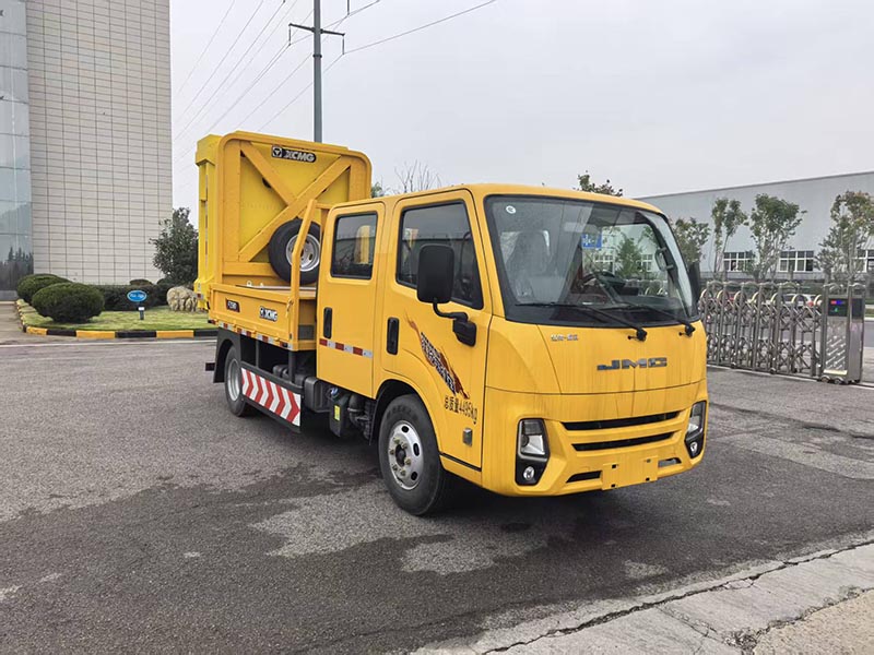 徐工牌XGS5047TFZJ6防撞缓冲车