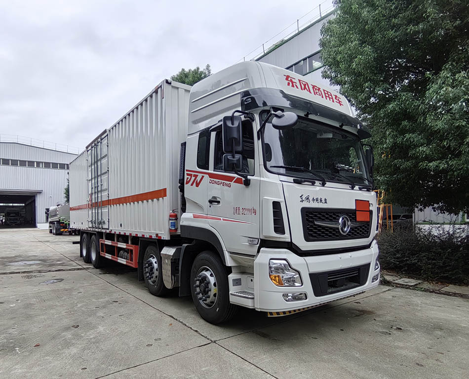 圣洲牌LVZ5327XRQDFV6易燃气体厢式运输车