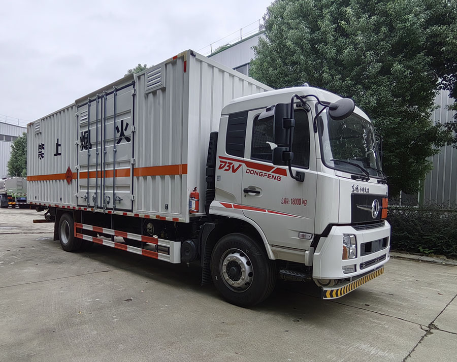 圣洲牌LVZ5183XRQDFV6易燃气体厢式运输车