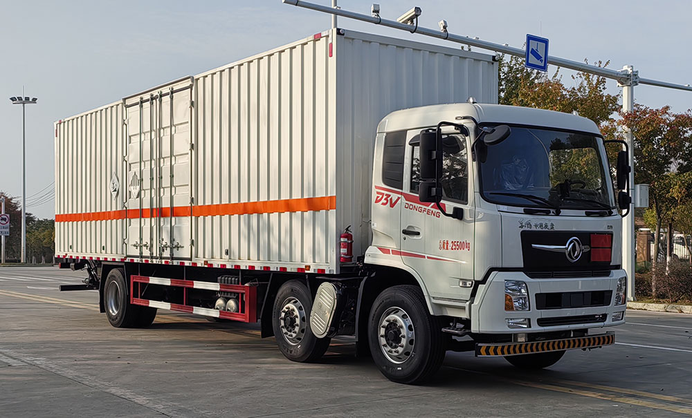 圣洲牌LVZ5263XZWDFV6杂项危险物品厢式运输车