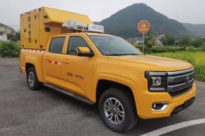 大流量排水抢险车