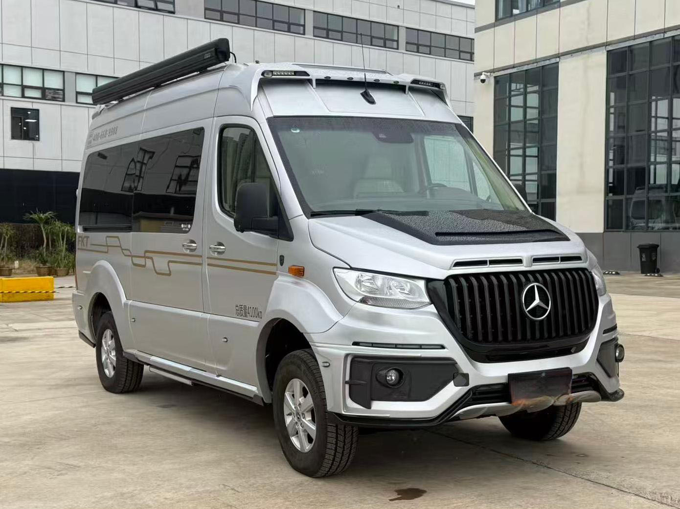 福客特牌FKT5044XLJ旅居车