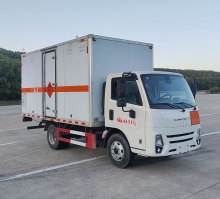 爆破器材运输车