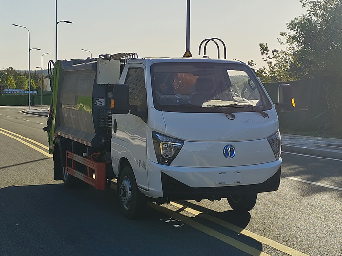 CHN5040ZYSFDBEVWL纯电动压缩式垃圾车