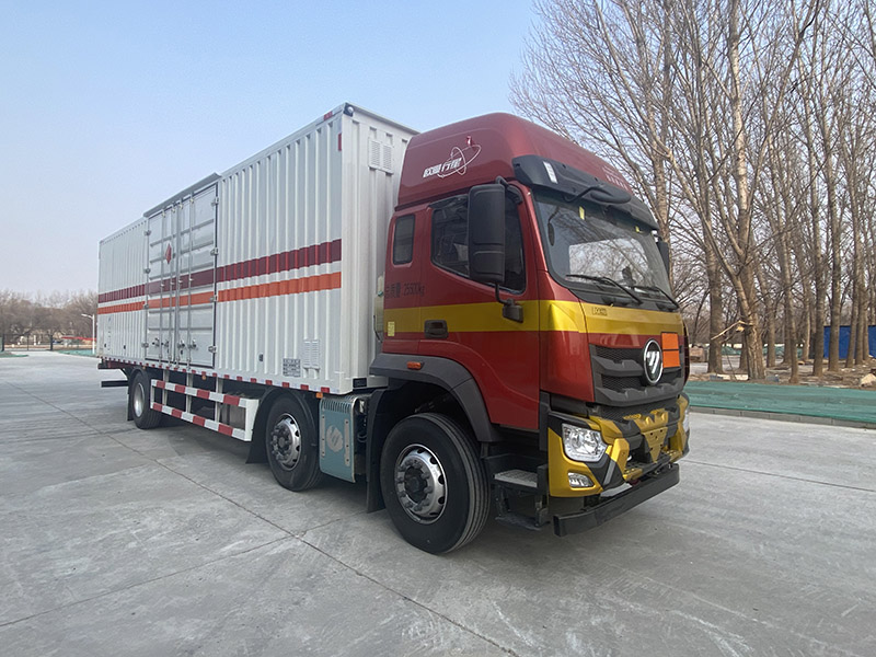 中燕牌BSZ5263XCTC6BCT型危险货物运输车