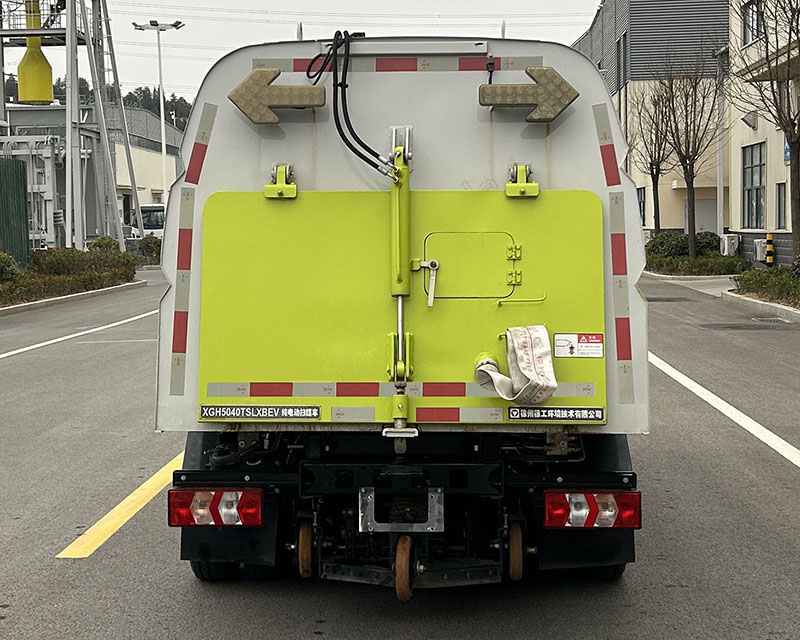 纯电动扫路车图片