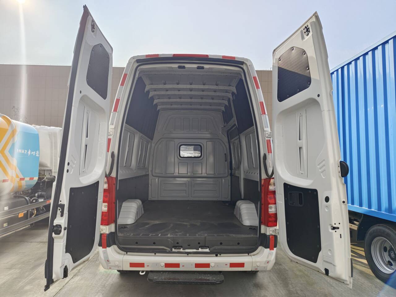 福田牌BJ5048XXY-X9厢式货车公告图片