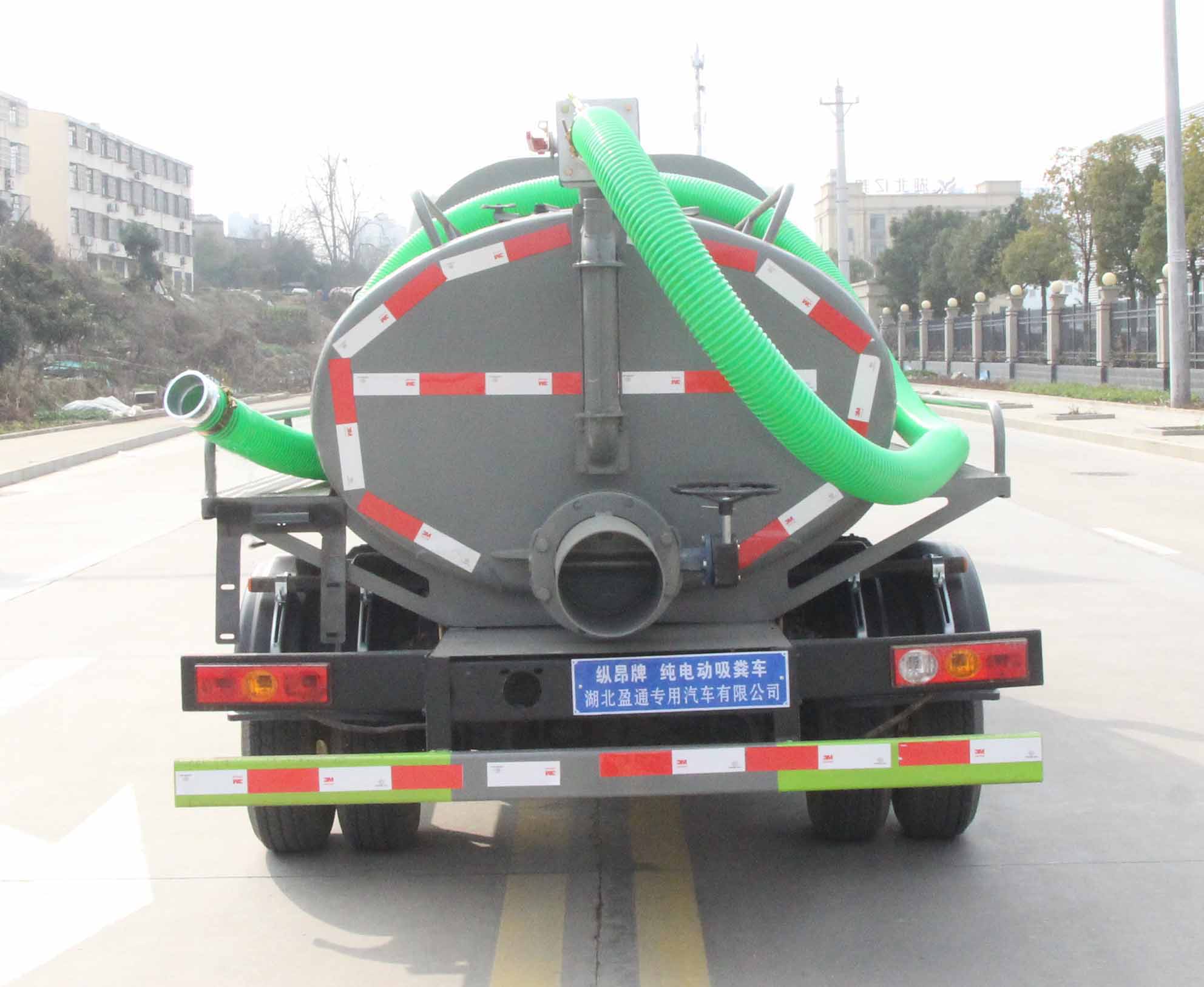 纵昂牌CLT5040GXEBJBEV纯电动吸粪车公告图片