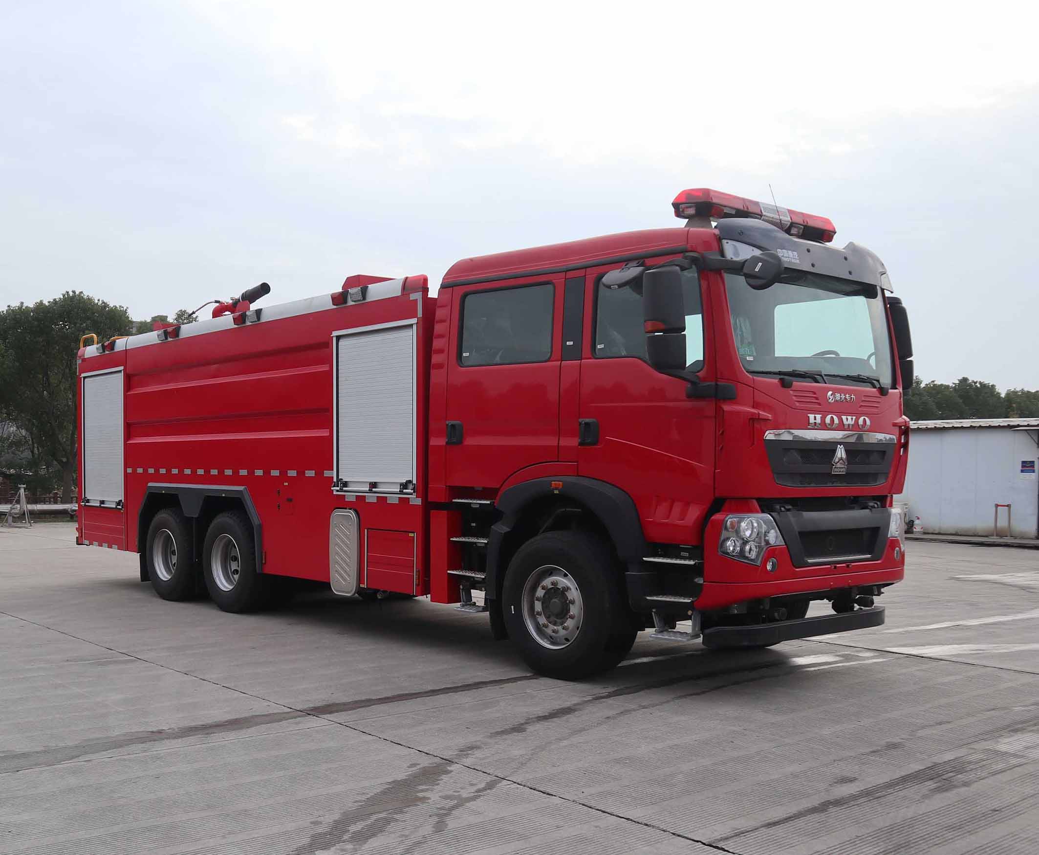 ZLC5340GXFPM180/Z6型泡沫消防车图片