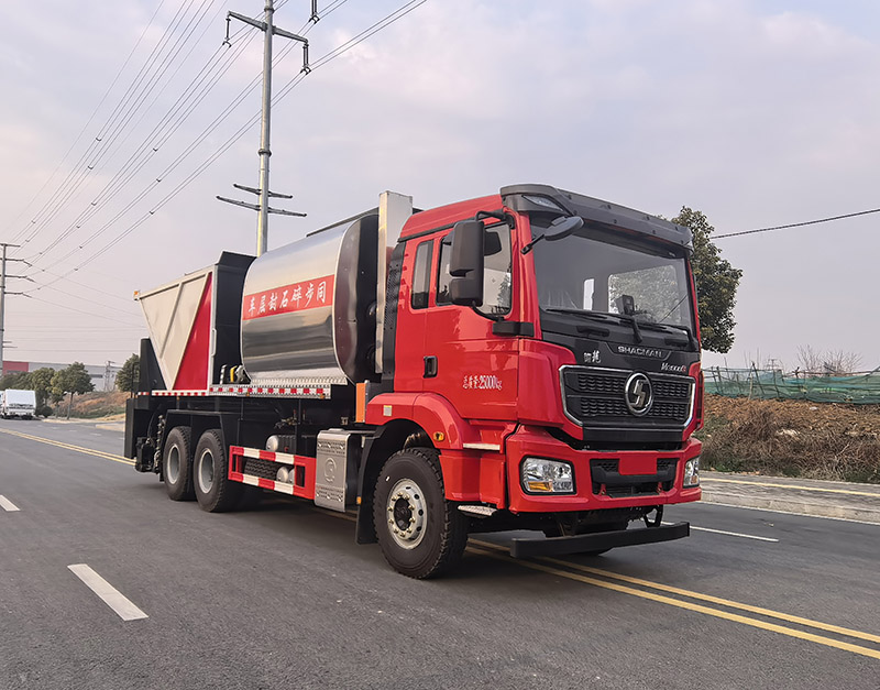 龙力驰牌HHZ5250TFCSX6同步碎石封层车