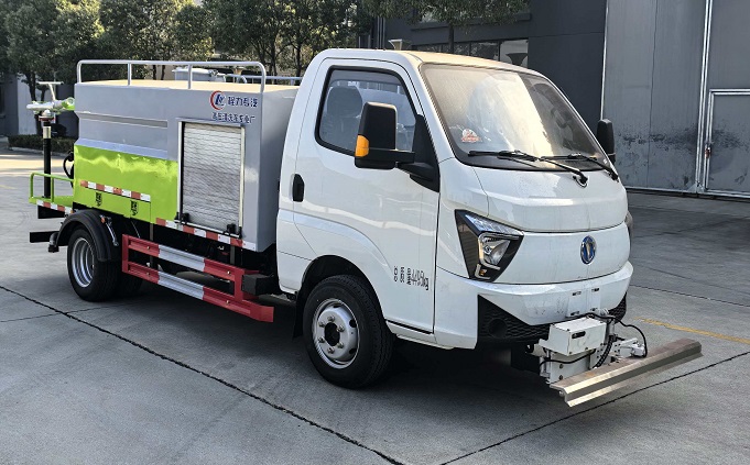 程力威牌CLW5040TCXBEVAGQ纯电动路面冲洗车