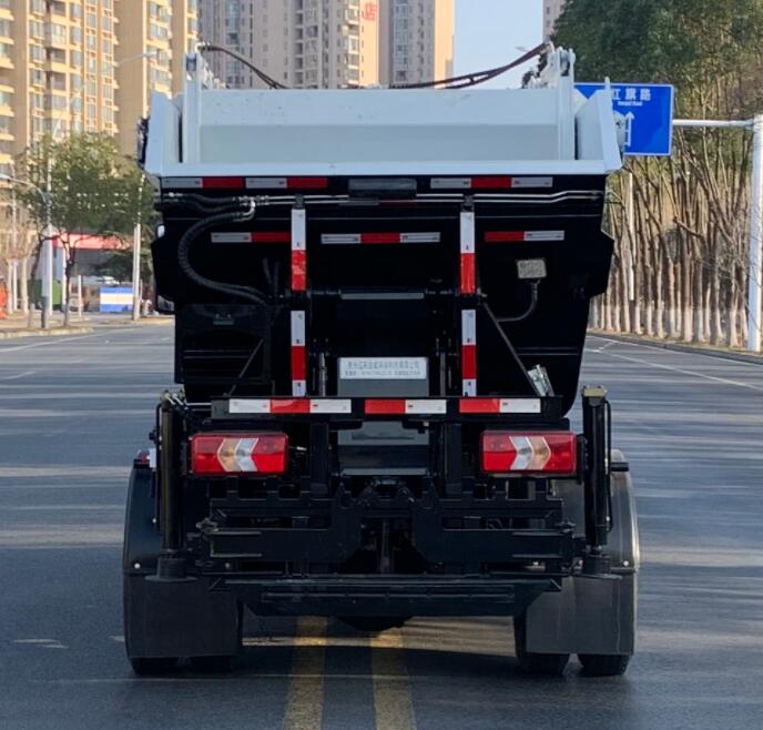胤鑫牌GYW5090ZZZJ6自装卸式垃圾车公告图片
