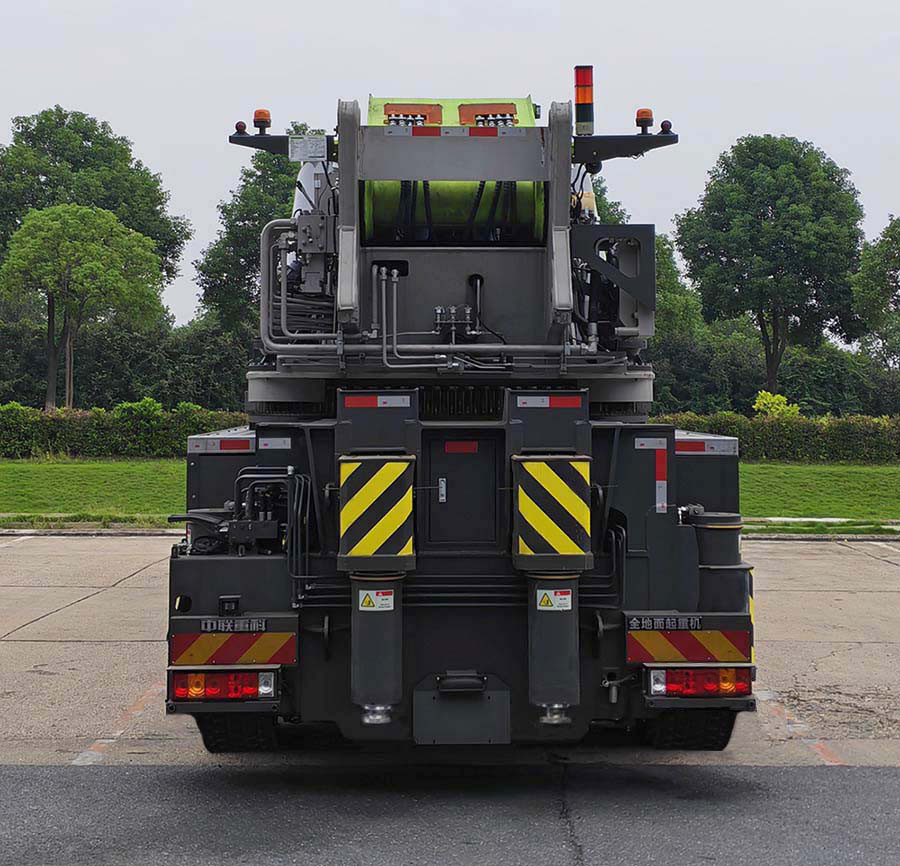 中联牌ZLM5600JQZ12000V全地面起重机公告图片