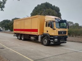 稀浆封层车